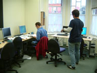 �C�M���X���w�E�R���s���[�^���[��